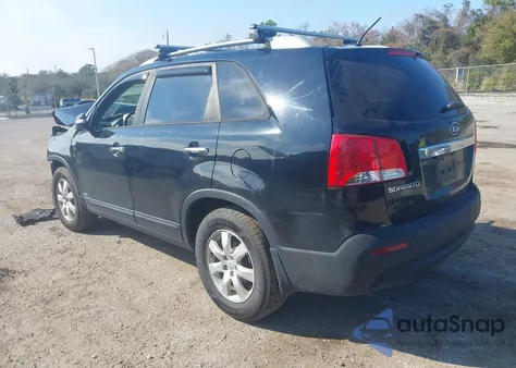 2013 Kia Sorento Lx z USA, uszkodzony, nr VIN 5XYKTDA66DG407556